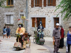 Cie d'ailleurs "à fleur de rue" ©Stéphanie Mas